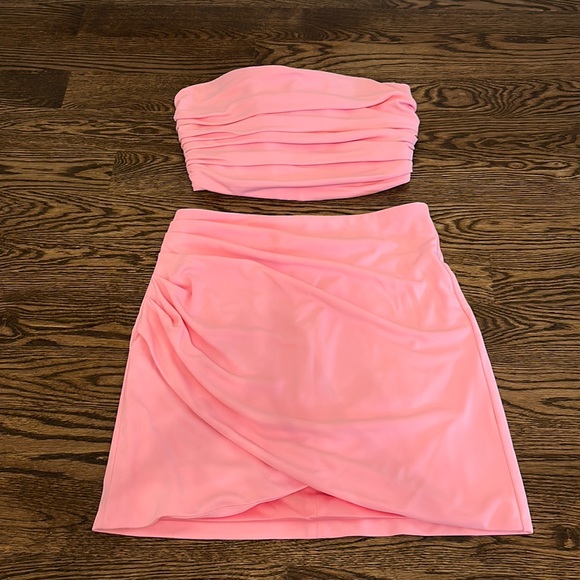 Zara Matching Two Piece Set - Picture 2 of 5